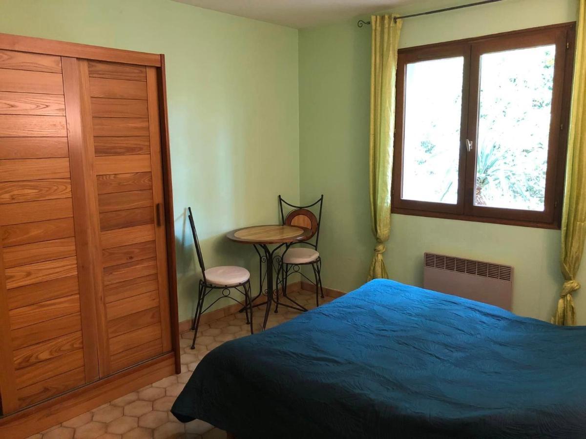Hotel Les Persedes Lavilledieu  Dış mekan fotoğraf