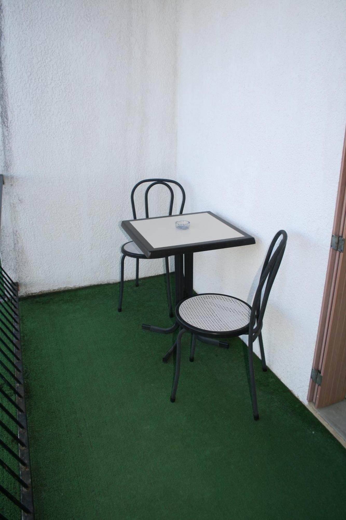 Hotel Les Persedes Lavilledieu  Dış mekan fotoğraf