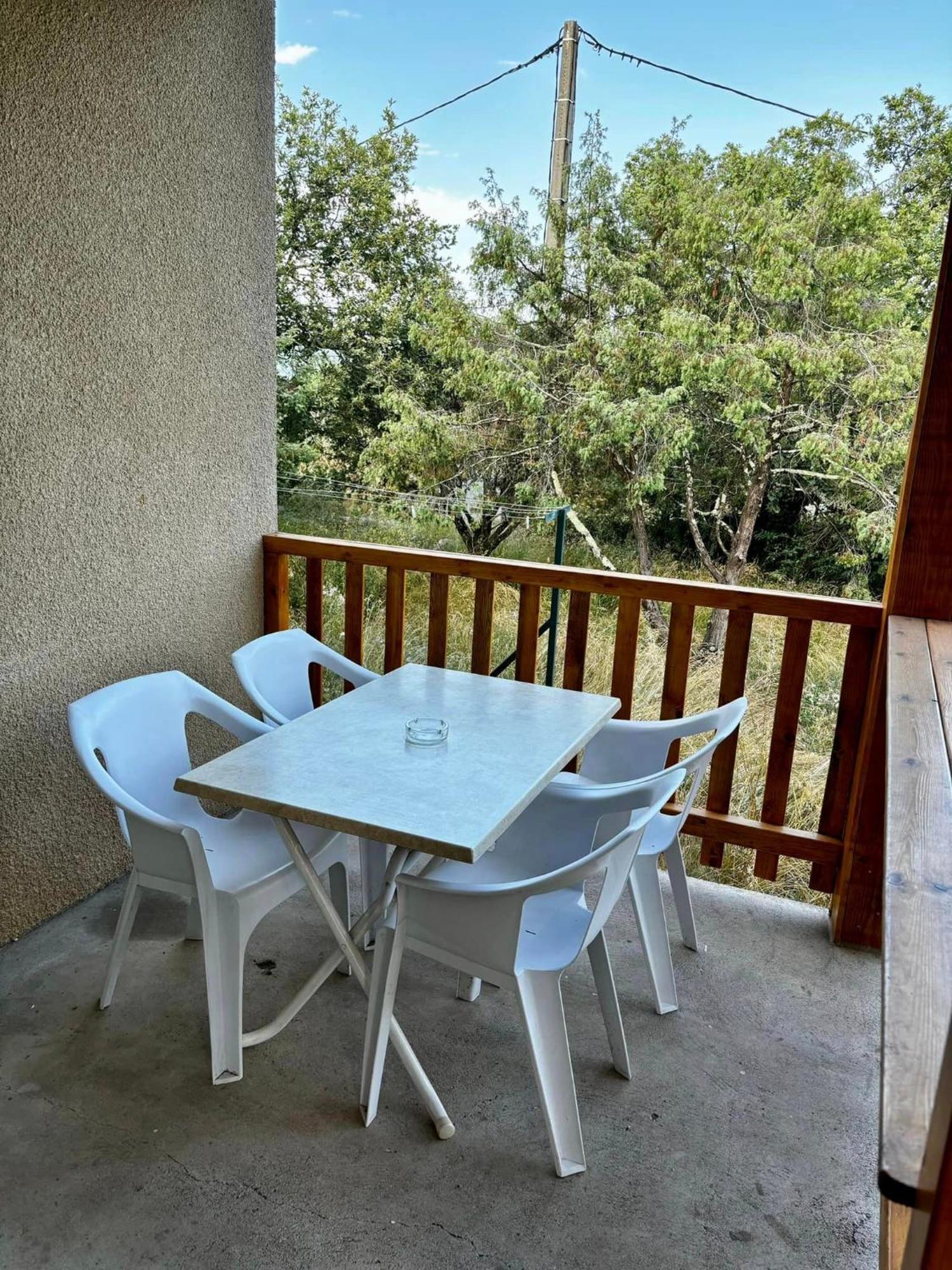 Hotel Les Persedes Lavilledieu  Dış mekan fotoğraf